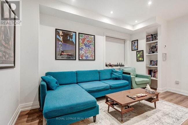 Photo - 1084 College St Unit 1