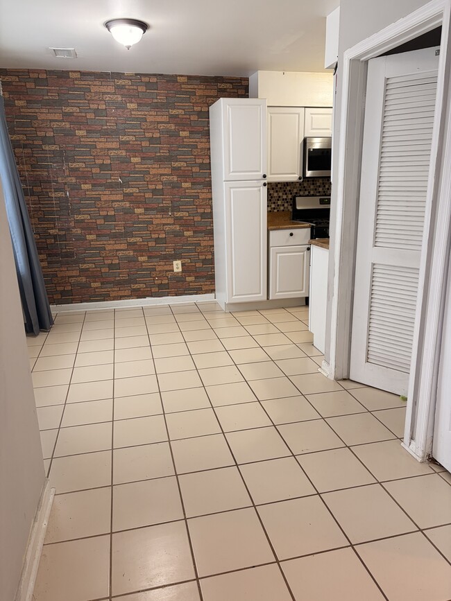 Photo - 11 Van Pelt Ct