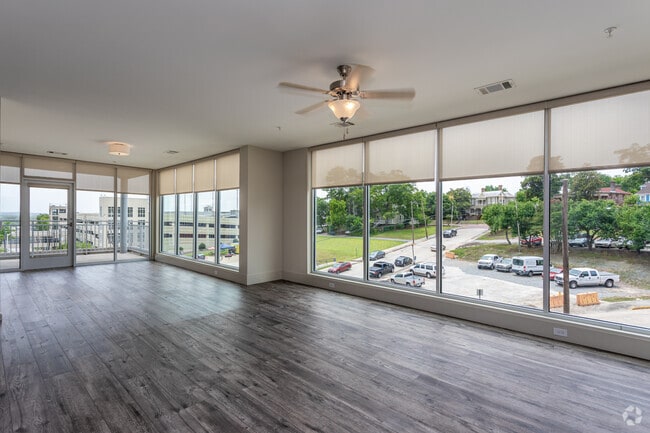 2BR, 2BA