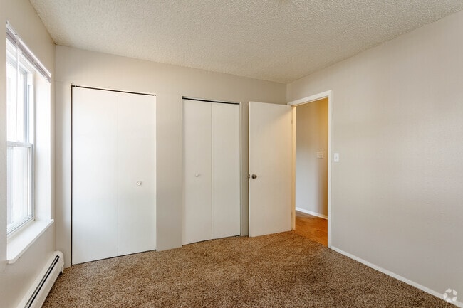 1BR, 1BA - 588SF - Waterview on the Parkway Apartments
