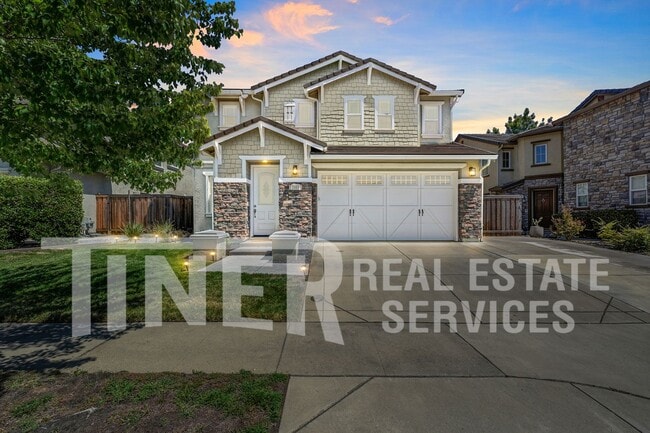 Building Photo - 2469 Kinsella Way