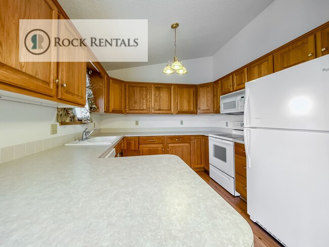 Photo - 14 Des Moines Ave