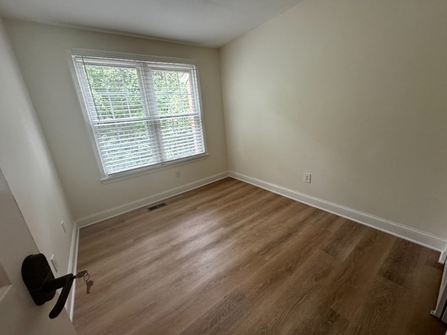 Building Photo - 01 Maple Leaf Dr Rental