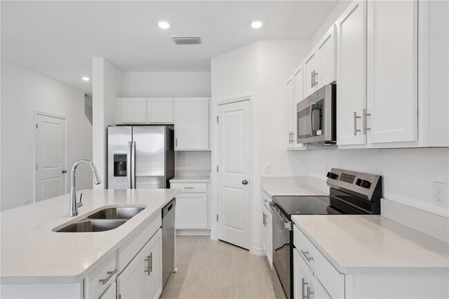 Photo - 7619 WATERSCAPE Dr