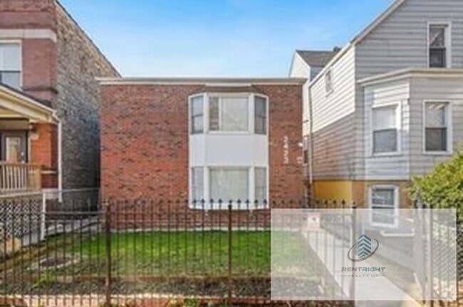 Building Photo - 2425 W Gunnison St Unit 3 Rental