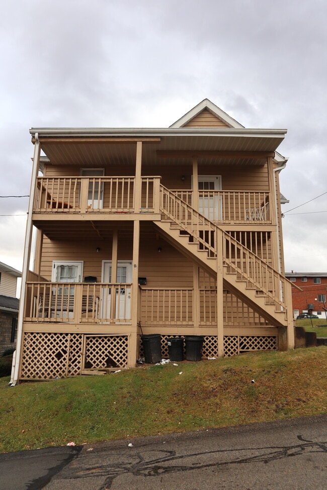 Photo - 622 High St Unit 2