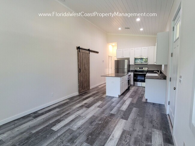 Photo - ADORABLE 2 BEDROOM COTTAGE! STAINLESS STEEL MOVE IN READY FOR FEBRUARY!