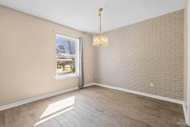 Photo - 8229 Ridgefield Rd