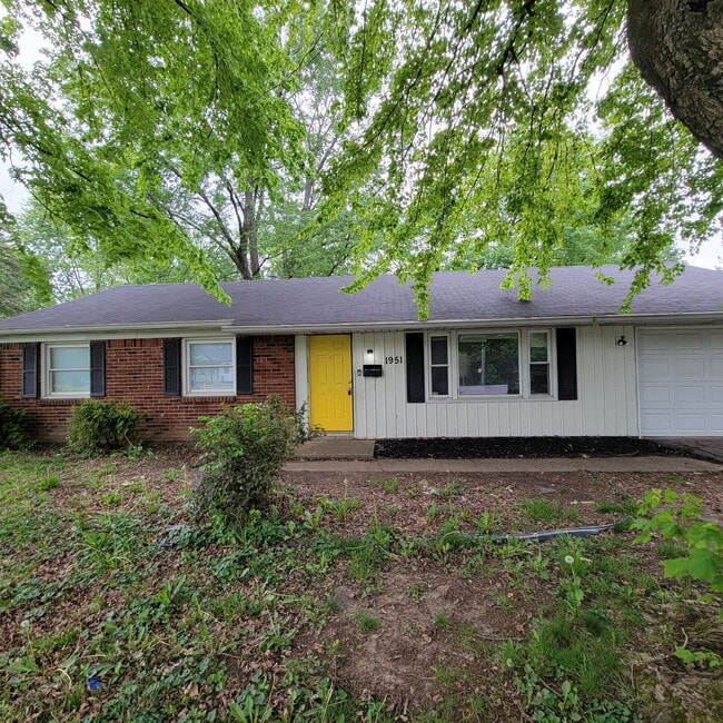 Building Photo - 4BR/2BA House w/Garage!