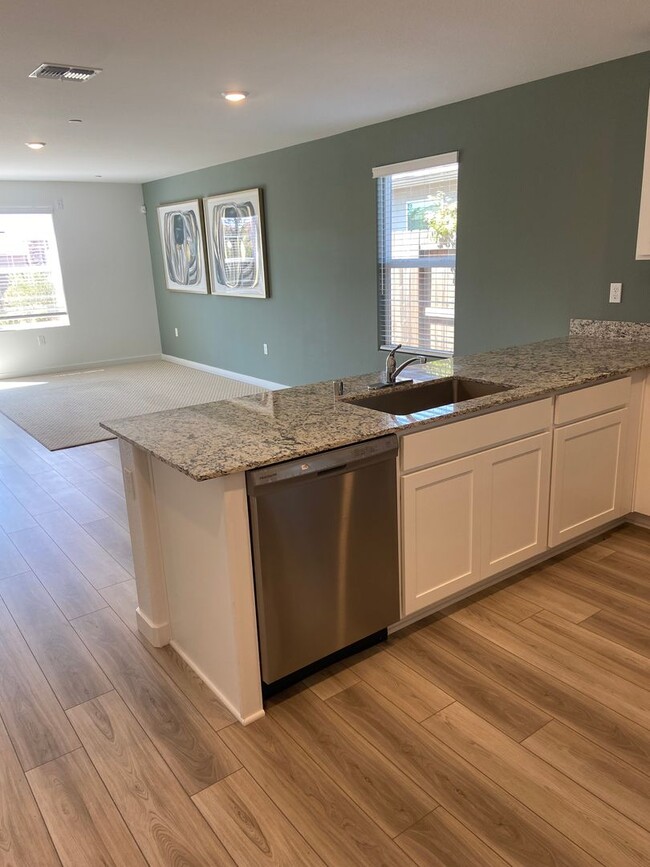 Photo - 4 Bdrm, 2.5 bath Solar home - Pradera Ranch Community