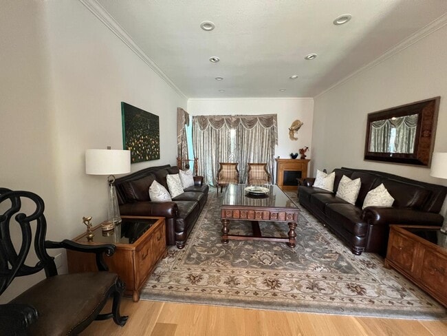 6083 Crimson Dr
