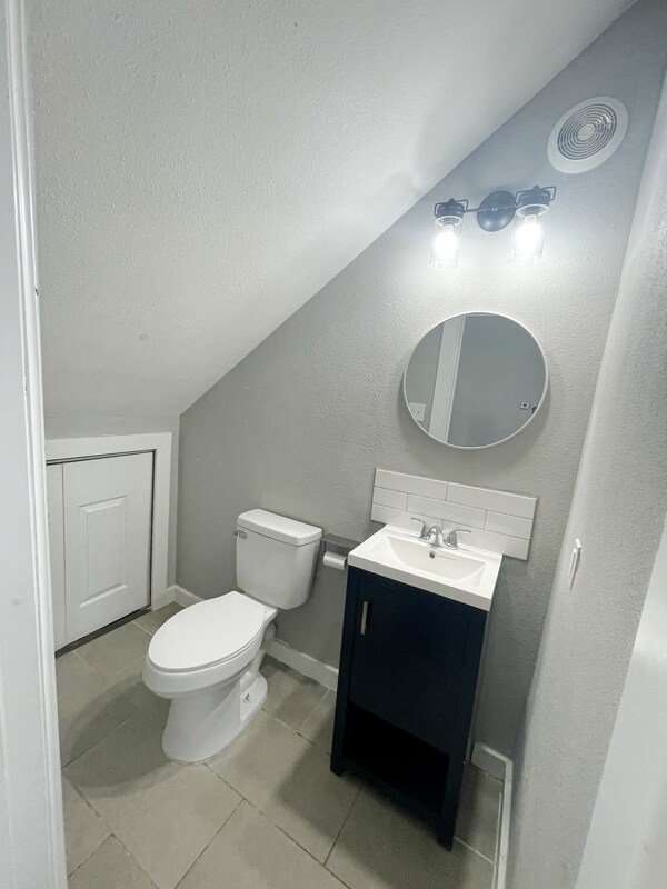 Photo - 638 W Elmira St Unit 101