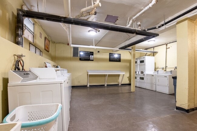 Photo - The Charleston Apartments