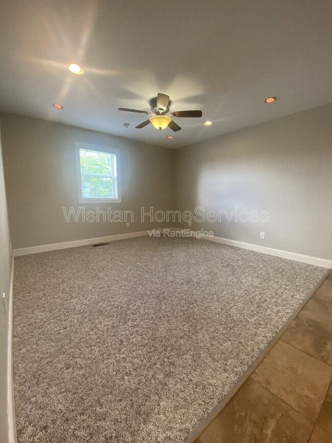 Photo - 524 W Murray St