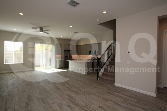 Photo - 17046 N 50th St