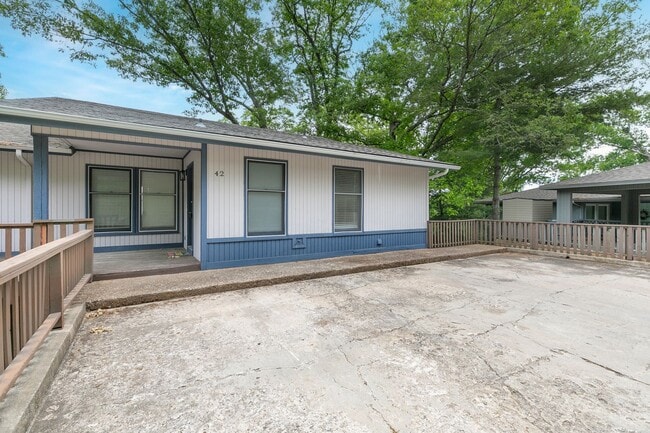 Building Photo - 42 Dogwood Dr Rental