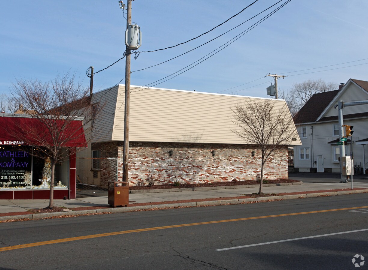 Photo - 2541 James St