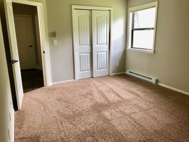 Photo - Guilderland Court Apartments