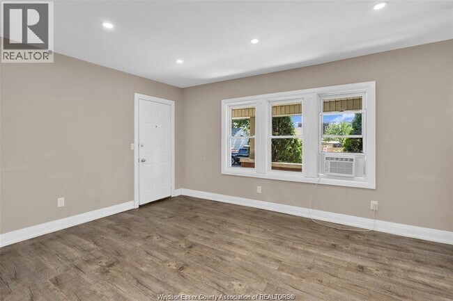 Photo - 1374 Goyeau St