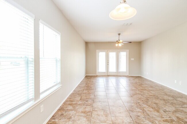 Photo - 10048 Iron Ridge Dr