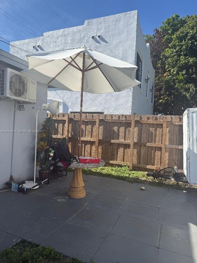 Photo - 1844 Adams St Unit 1-3