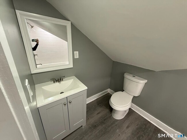 Photo - 180 Portsea St Unit 1