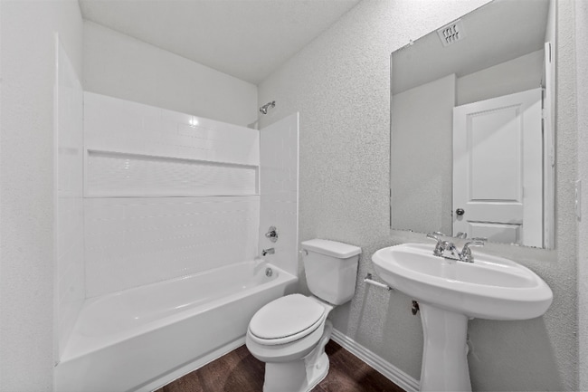 Photo - 2408 McKenzie Ave Unidad B