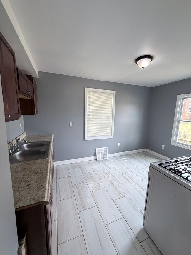Photo - 14255 Burt Rd