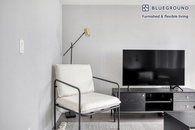 Photo - 737 S Kingsley Dr Unit FL2-ID588