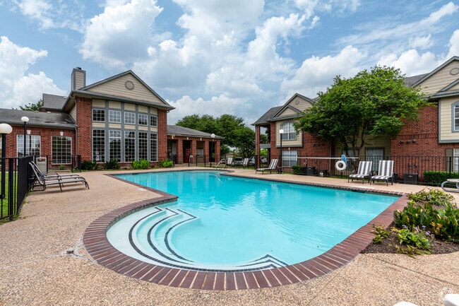 Pool - Burnett Place Apartments