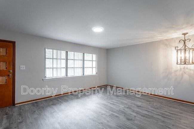 Photo - 186 Greens Lake Cir