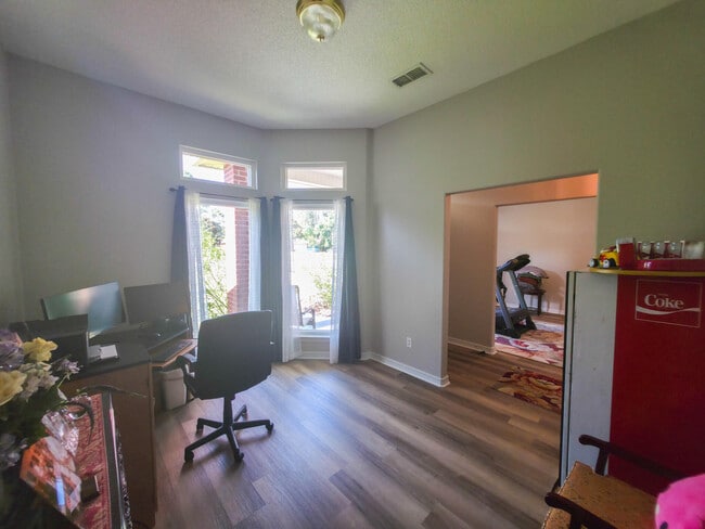 Photo - 7399 Broadmoor St