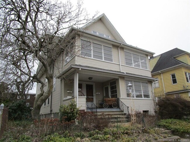 Photo - 158 Scofield Ave Unidad 2