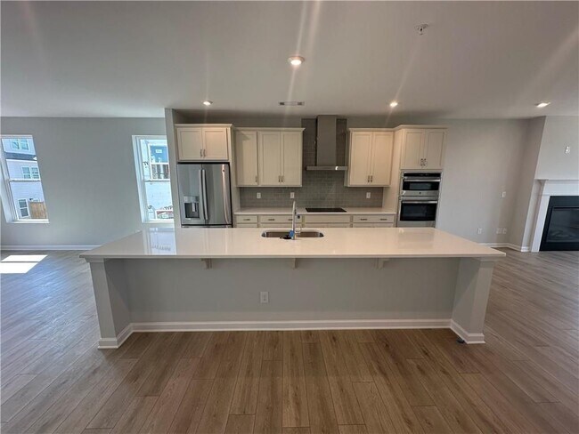 Photo - 352 Skylar Ct SE