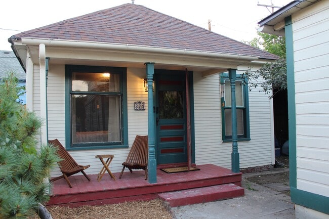 Building Photo - 319 E Willamette Ave Rental