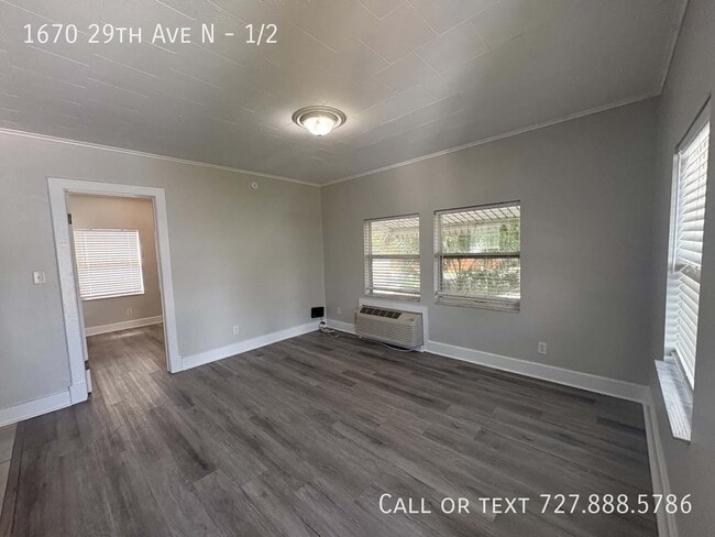 1670 29th Ave N Unit 1/2