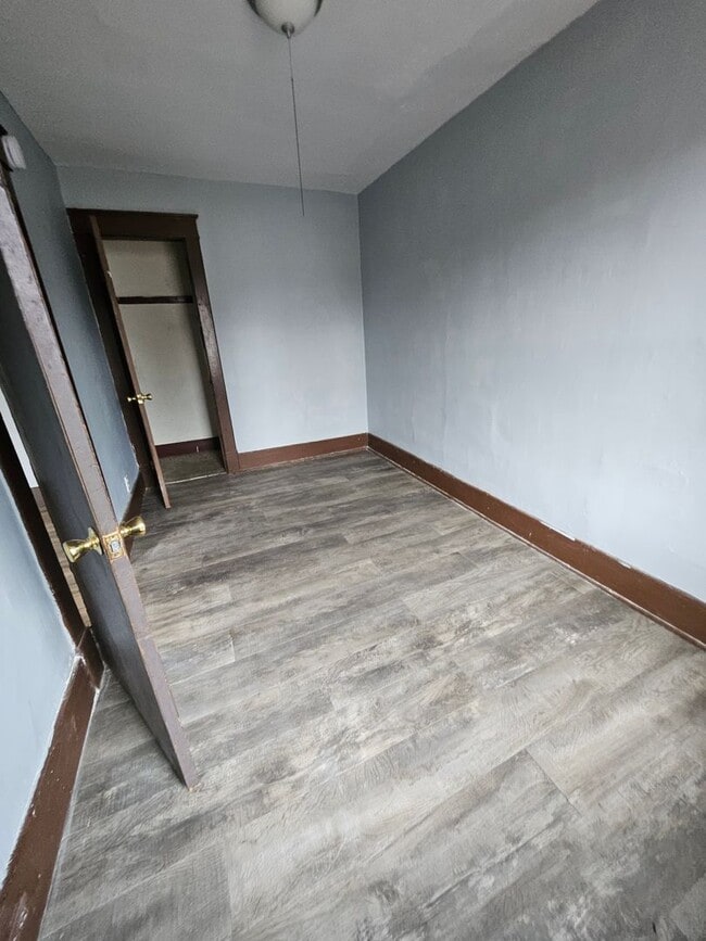 Photo - Upper 3 bedroom unit