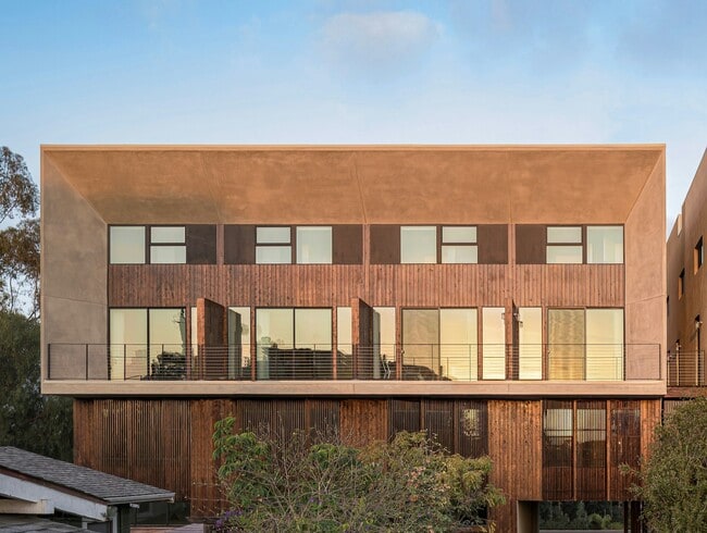 Building Photo - 3732 10th Ave Unit 306