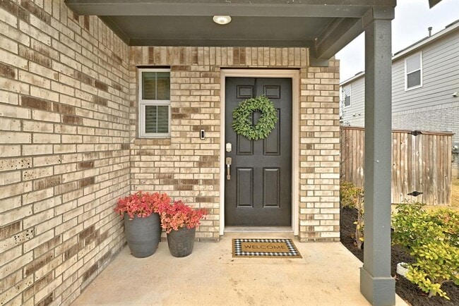Photo - 200 George Neggan Ln