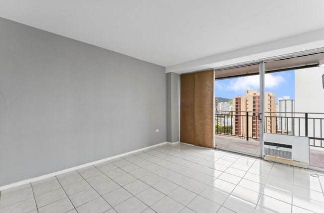 Photo - The Townhouse 1 Bed, 1 Bath, 1 Covered Parking with A/C Unit 1002