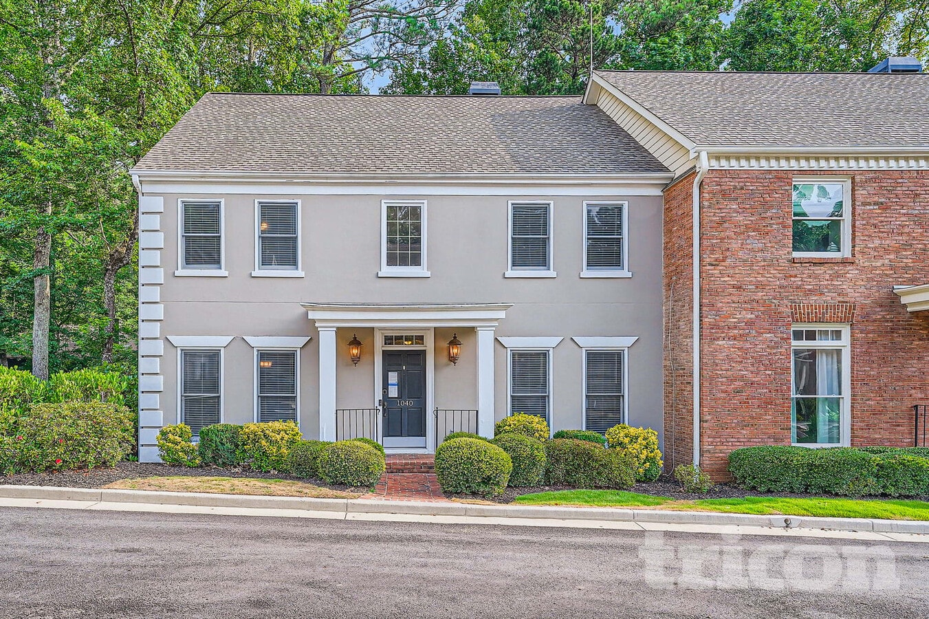 Photo - 1040 Huntcliff NE
