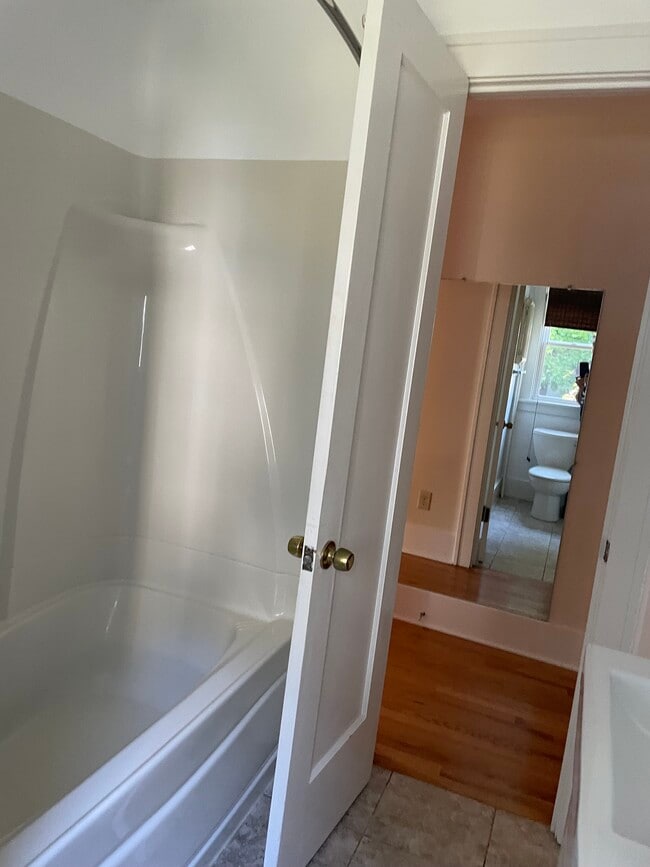 Photo - 414 Kenwood Ave Unidad Apt C