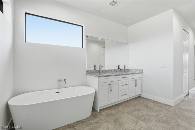 Photo - 2303 NW 18th Pl