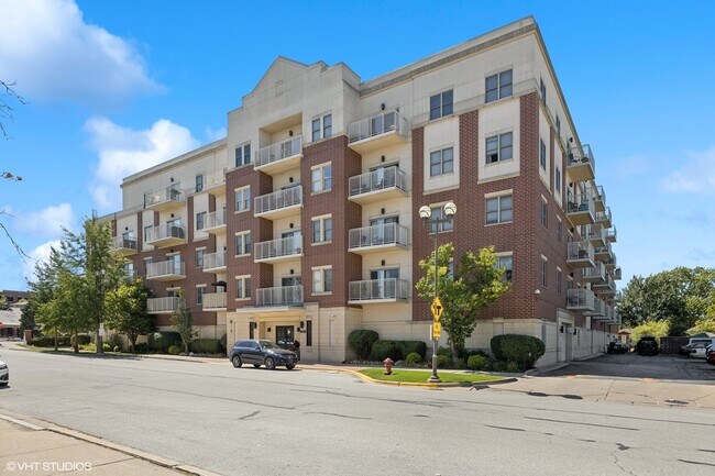 Photo - 9440 S 51st Ave Condo Unit 404