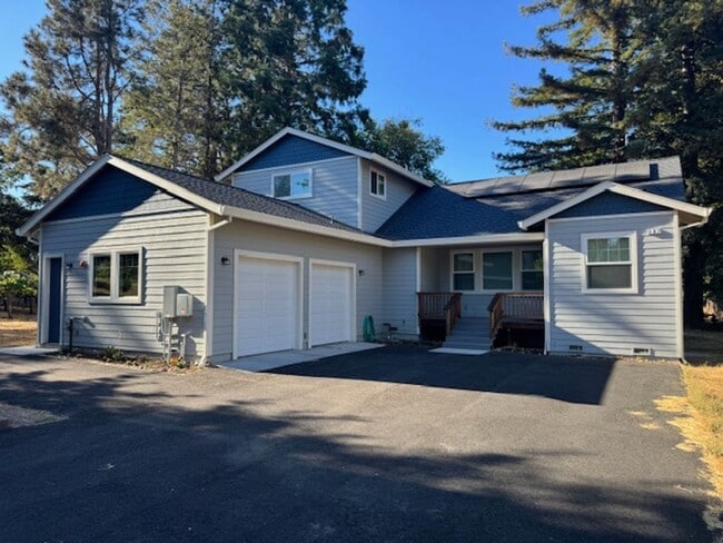 Building Photo - Beautiful New Build Home Available Now