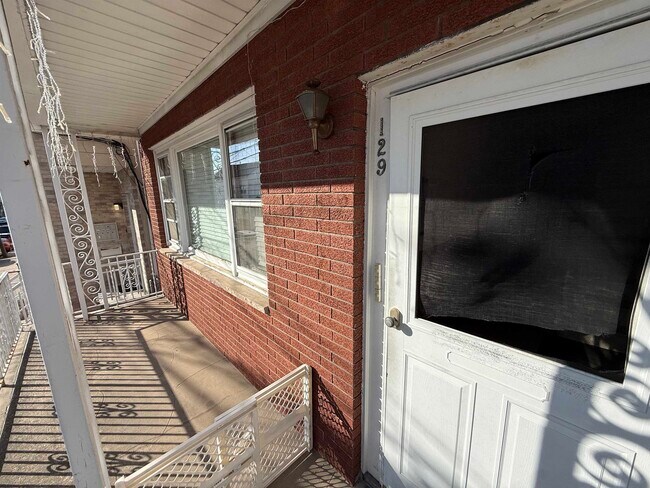 129 W 20th St Unit 3