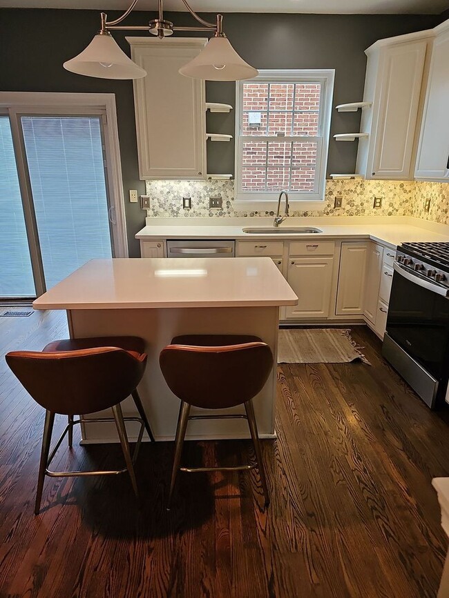 Photo - 3212 Toone St