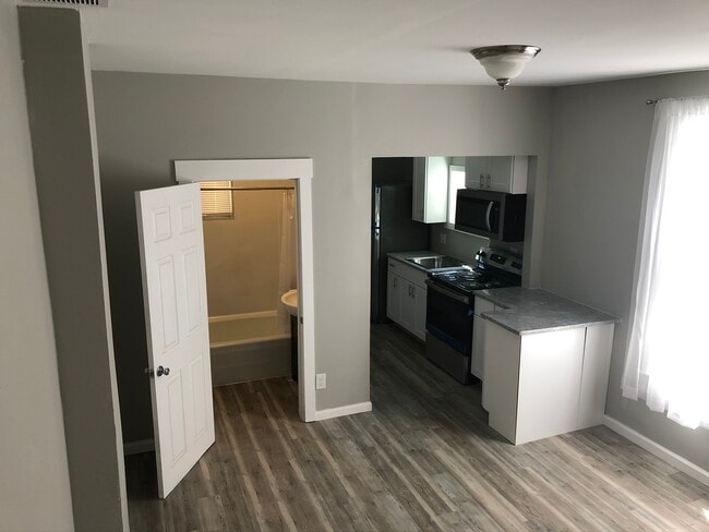 Photo - 210 S Yale Ave