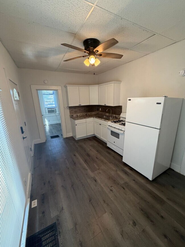 212 Tinkler St Unit 212 Tinkler #4