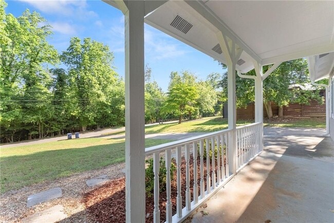 Photo - 2050 Shaffer Rd